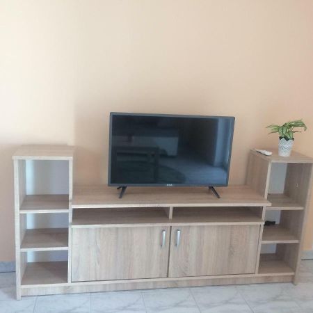 Obiteljski Apartman Filip U Blizini Plaze Za Djecu Palit Dış mekan fotoğraf