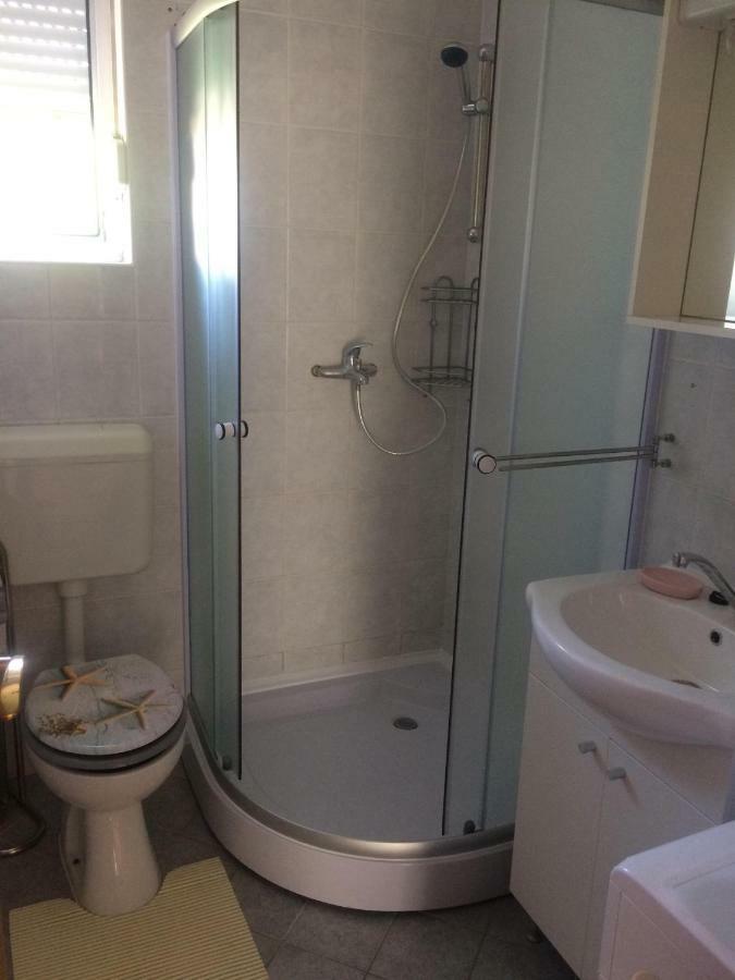 Obiteljski Apartman Filip U Blizini Plaze Za Djecu Palit Dış mekan fotoğraf